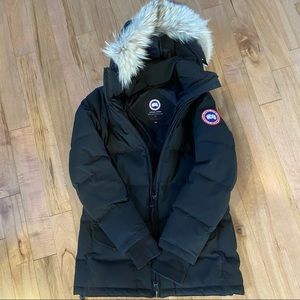 Canada goose jacket size small